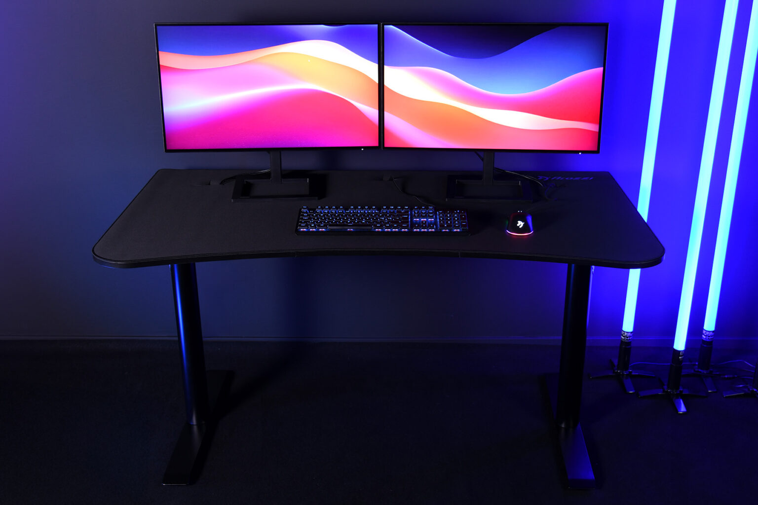Arozzi Arena Medium Gaming Desk - Pure Black